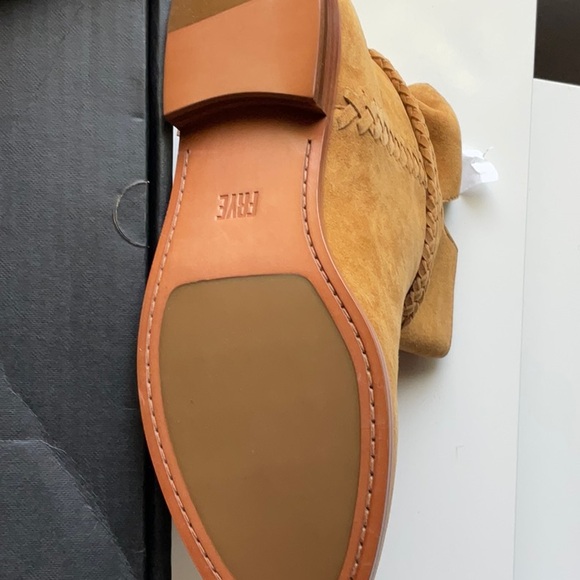 FRYE NIB Tina Whipstitch Tassel boot sz 8. A fall MUST have! - Picture 7 of 11